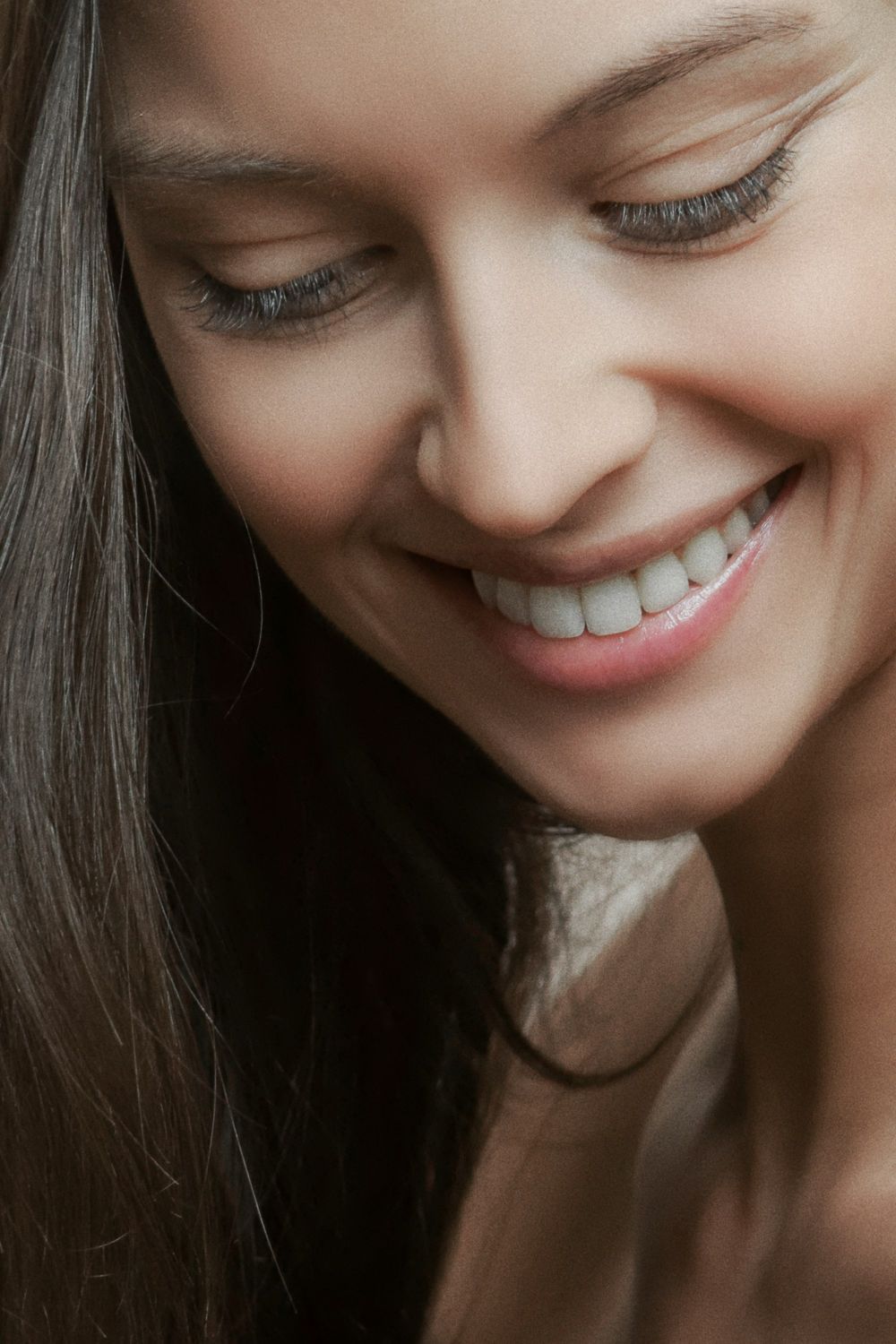 Woman with a natural, healthy smile