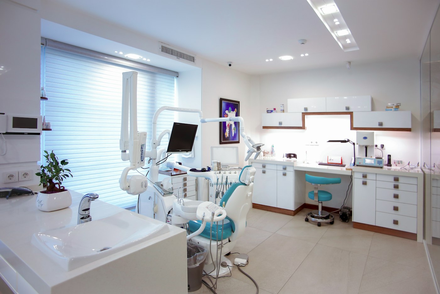 Modern dental treatment suite